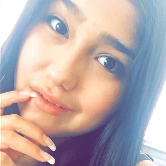 Meet your Posher, Daniella - Picture 1 of 1